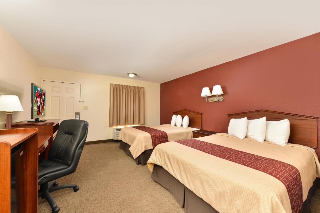 Red Roof Inn Dalton Exterior foto